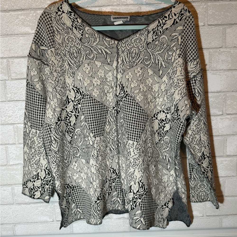 Vintage women’s  Black and White Patterned Top